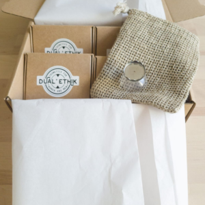 Coffret de 4 savons avec des accessoires pratiques