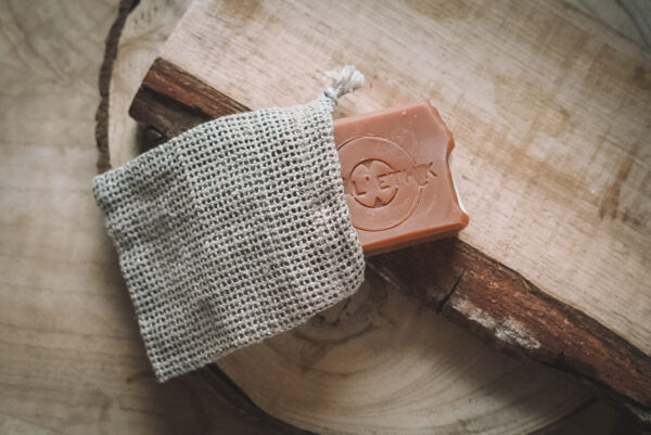 Sachet à savons avec un savon